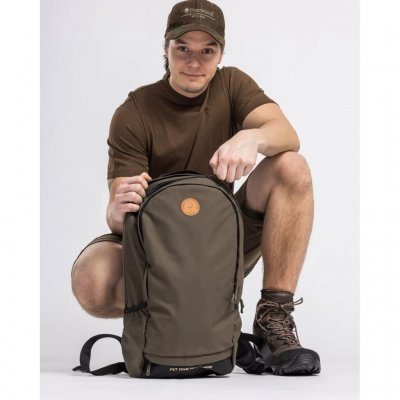 Pinewood Day Pack Backpack 22 L Dark Olive