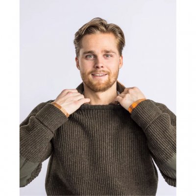 Knitted wool sweater from Swedish Pinewood.