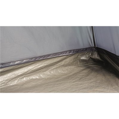 A fixed floor protects the Outwell Newburg 260 from moisture, creeps and cold draft.