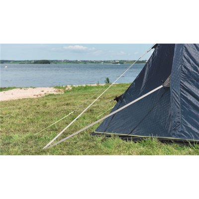 Extra strong storm lines at the front and back of the tent make the Outwell Knoxville 7SA extremely resistant to wind.