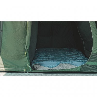 Outwell Yosemite Lake 5TC has a spacious darkened sleeping cabin with 35% cotton fabric.