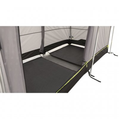 Floor with drainage in both parts