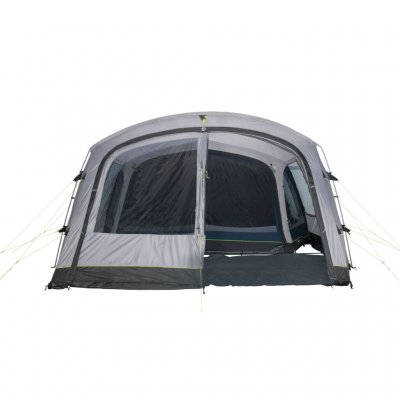 The front of the tent extension can be opened fully or half.