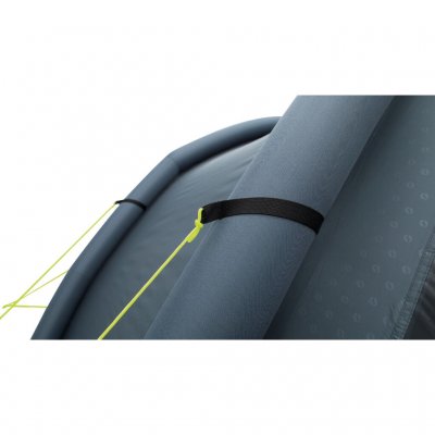 Strong guylines give the tent good stability in wind.