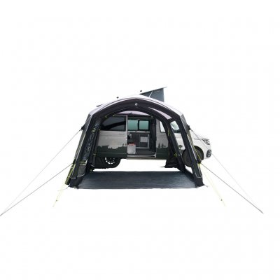 The front can be opened completely and provides easy access to the car.