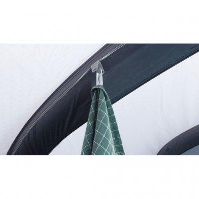 HookTrack System for versatile positioning of lanterns and objects up to 1.5 kg