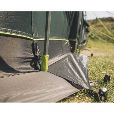 Strong tent poles made of Duratec fiberglass and attachments for guylines provide a stable and durable family tent.