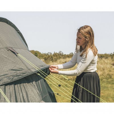 A large adjustable vent at the back and front vents provide good airflow through the tent.