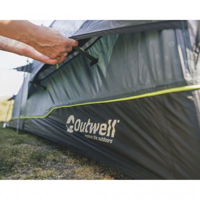 Large adjustable ventilation with mosquito net under one window