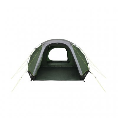 With an additional entrance via the sleeping cabin, the tent is very easy to ventilate on hot days.