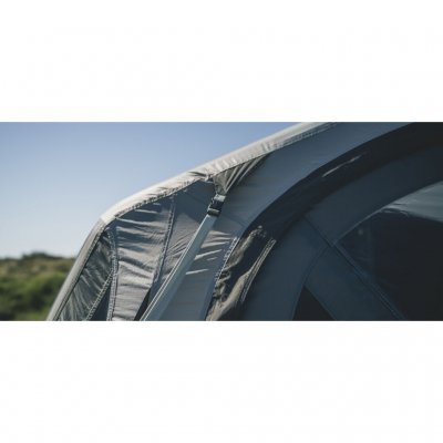 Strong storm ropes and reinforced fasteners mean the tent can withstand winds up to 88 km/h.