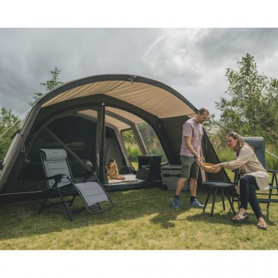 The Outwell Nashville 5 Air TC offers an airy and flexible design – perfect for outdoor family fun with maximum comfort and spac
