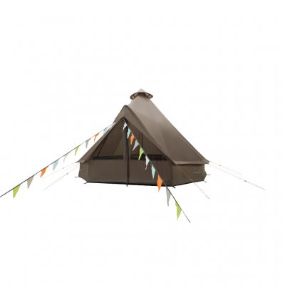 Easy Camp Vaulen Tipi – open and inviting entrance with ample space and optimal ventilation for warm days.