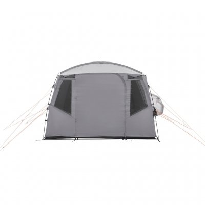 Large door and multiple storm ropes ensure the tent is stable regardless of whether it is connected to the car.