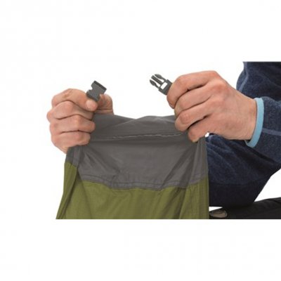 The tent has a compression bag for easy handling.