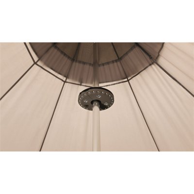 Robens Field Base 800 with closed door.