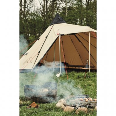 Perfect tent for the fishing trip, the campsite or the campsite.