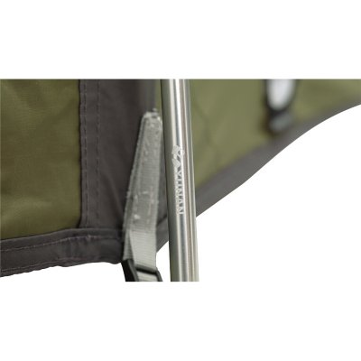 Heavy duty aluminum poles provide good durability.