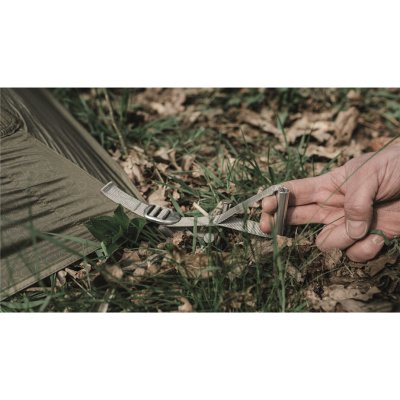 The buckles in aluminum and pull with handles make the tent easy to stretch.