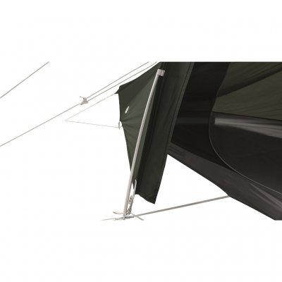 Horizontal and integrated aluminium poles optimizes the space inside the tent