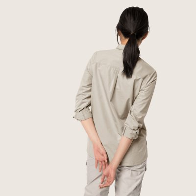 Shirt from behind.