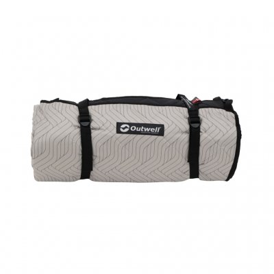 The mat is easy to roll up and takes up little space in the package.