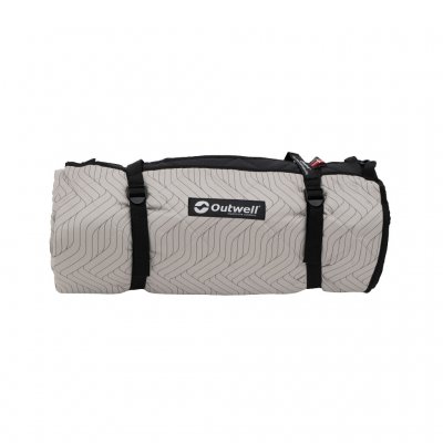 The mat is easy to roll up and takes up little space in the package.