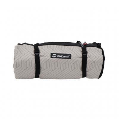 The mat is easy to roll up and takes up little space in the package.
