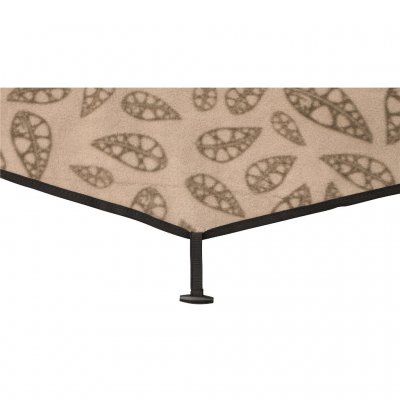 Attachment points in the corners to secure the mat to the tent.