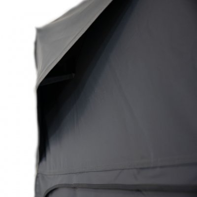 Good ventilation to reduce condensation in the awning.