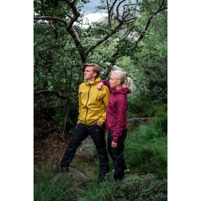 Durable wind and waterproof women's shell trousers from 2117 of Sweden.