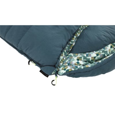 Built-in pillow for extra comfort and hood that can be fastened with a zipper