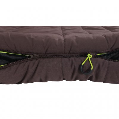 The Outwell Camper Supreme sleeping bag has an overweight edge along the zipper that provides extra warmth.