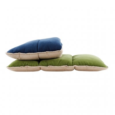 Pillow that is easily folded to the right height and firmness.