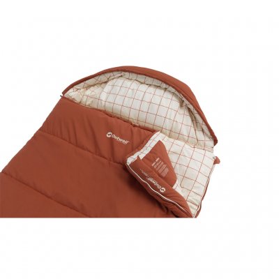 The Outwell Camper Lux sleeping bag has an overweight edge along the zipper that provides extra warmth.