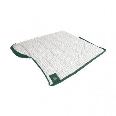 The sleeping bag can be fully opened up into a duvet.