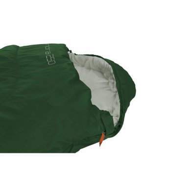 Tighten the hood of the Easy Camp Tundra 250 to protect against heat leakage.