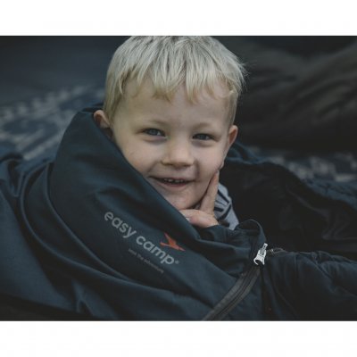 Thanks to a comfortable brushed polyester lining, the child gets a pleasant sleeping experience