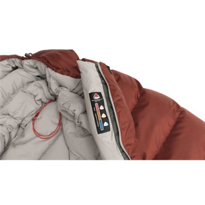 An extra protection for the zipper protects the sleeping bag against cold drafts.
