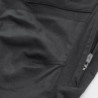 A strong cotton fabric and good stretch makes the outdoor trousers very comfortable and durable.