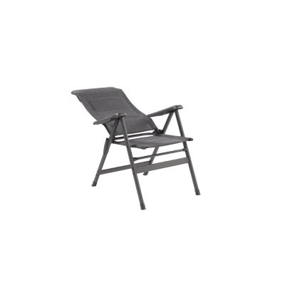 Lower the backrest on the camping chair and enjoy the sun.