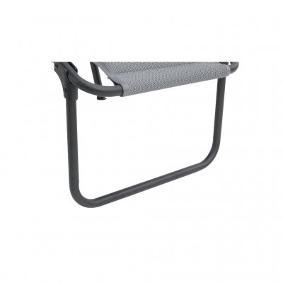 Quick-drying padding on the footrest of the camping chair.