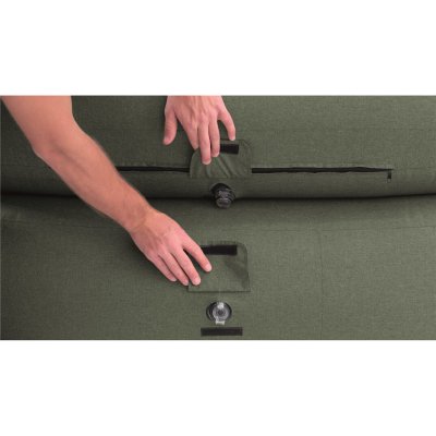 Blow up easily through the valve.