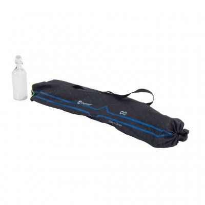 Lightweight and easy to carry in the supplied bag.