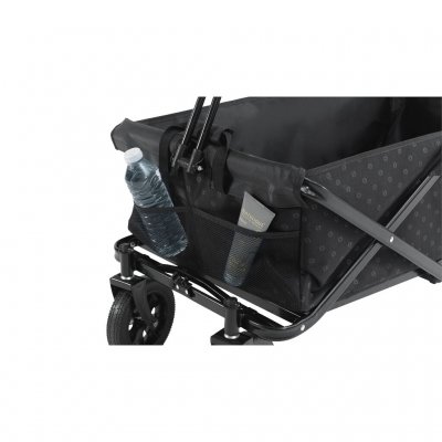 Two mesh pockets on the outside keep small items in place,