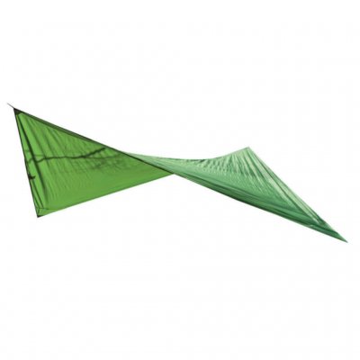 Light and durable tarp of 2,45 x 2,45 m in rip-stop fabric and water column of 3000 mm.