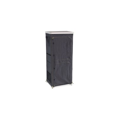 The doors close tightly thanks to zippers.