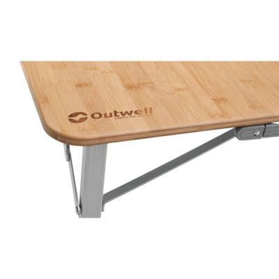 Tabletop in bamboo provide a durable and stable table.