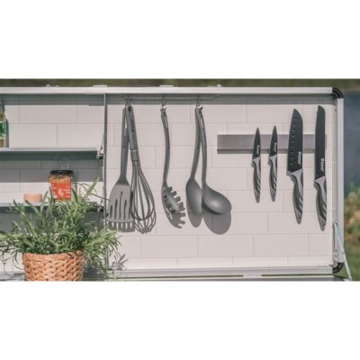 The inside of the lid provides a good opportunity to store spices and other goodies that can be good to have during cooking