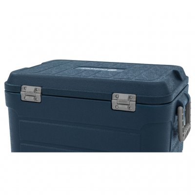 Double tightening secures cover